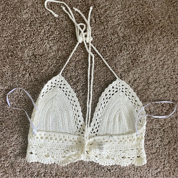 Lulu's Let's Run Away Ivory Crochet Halter Crop Top - M/L - Picture 8 of 9